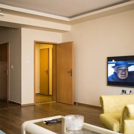 דירה Two Bedroom New סקופיה